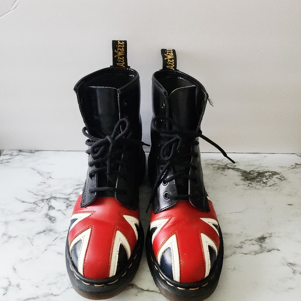 DR MARTENS BLACK LEATHER FLAG COMBAT BOOTS UK 4 | US 6 Women | US 5 Men